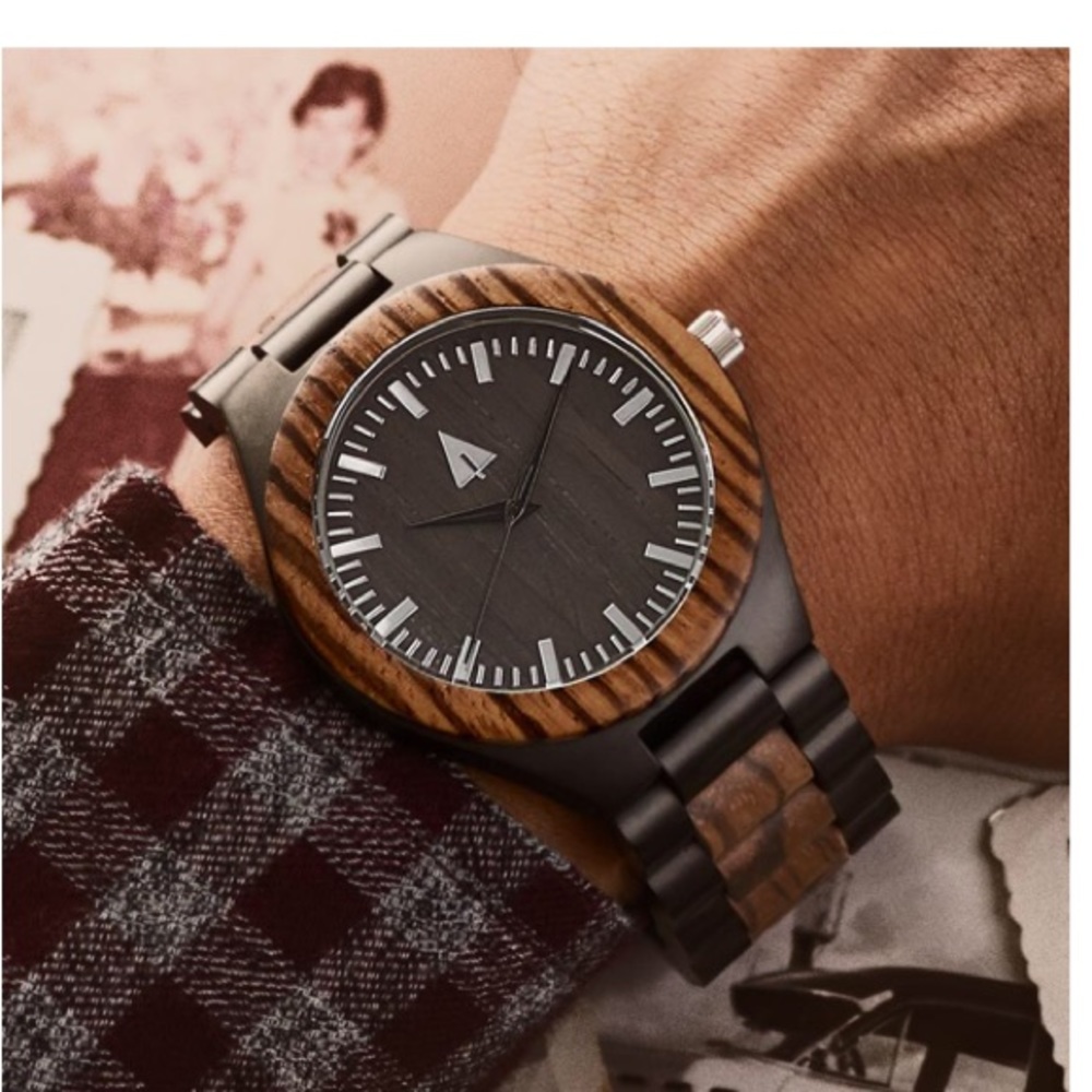 Mens Treehut watch **see pictures engraved**